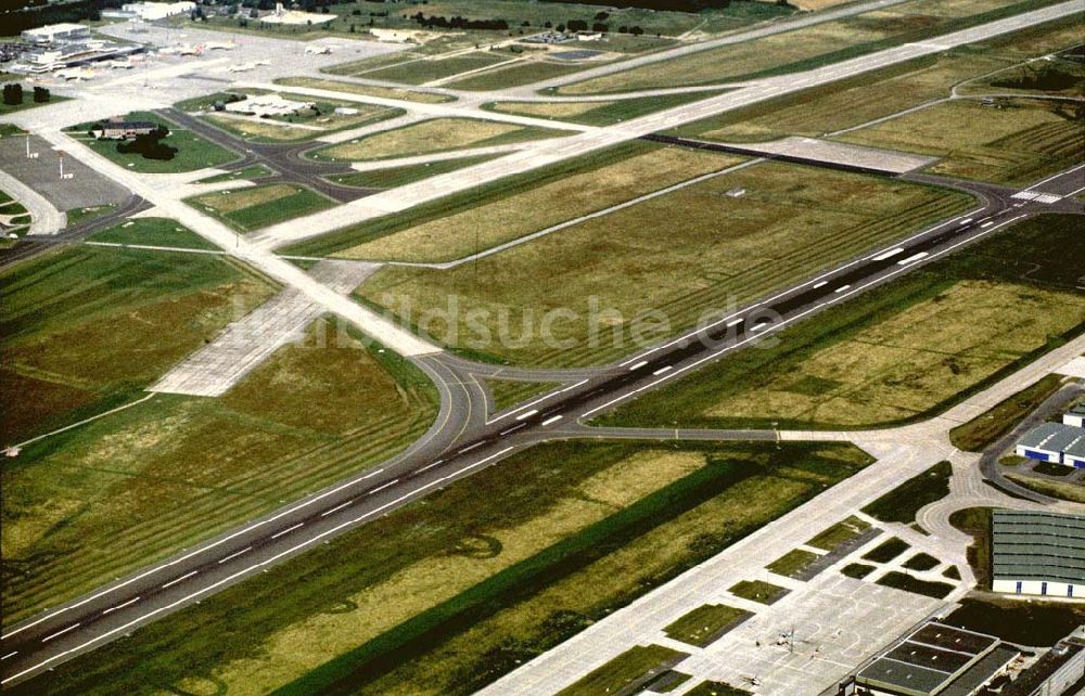 Schönefeld von oben - Flughafen Schönefeld