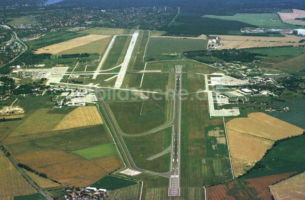 Schönefeld bei Berlin / Brandenburg aus der Vogelperspektive: Flughafen Schönefeld