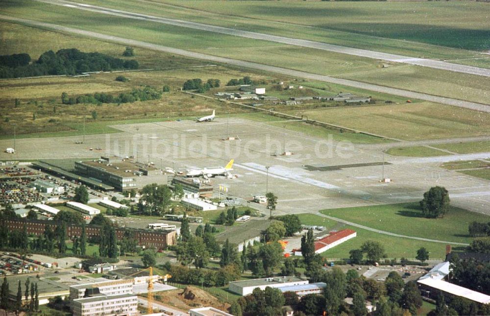 Flughafen Schönefeld, Brandenburg von oben - 04.10.1993 Flughafen Schönefeld, Brandenburg