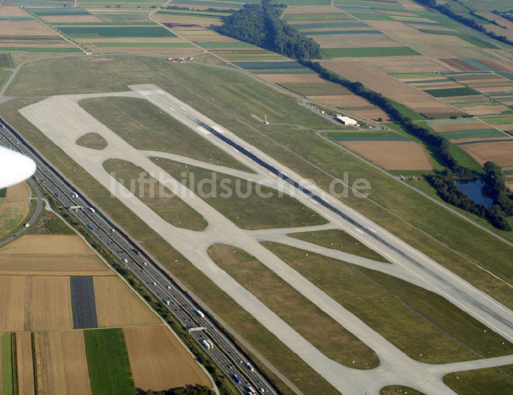 Stuttgart aus der Vogelperspektive: Flughafen Stuttgart