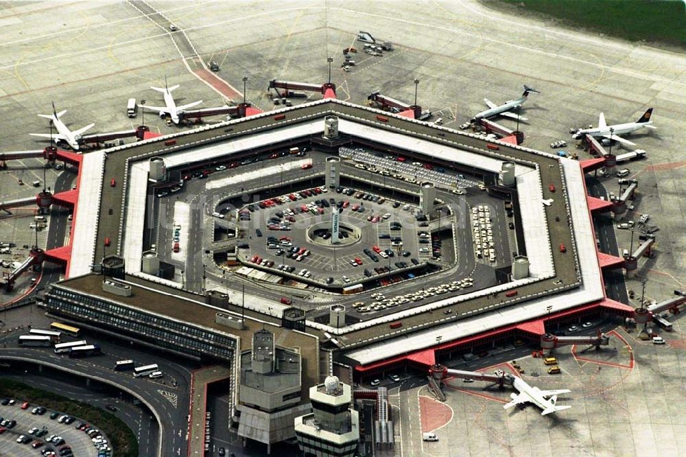 Luftaufnahme Berlin-Tegel - Flughafen Tegel