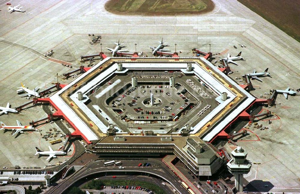 Luftaufnahme Berlin-Tegel - Flughafen Tegel