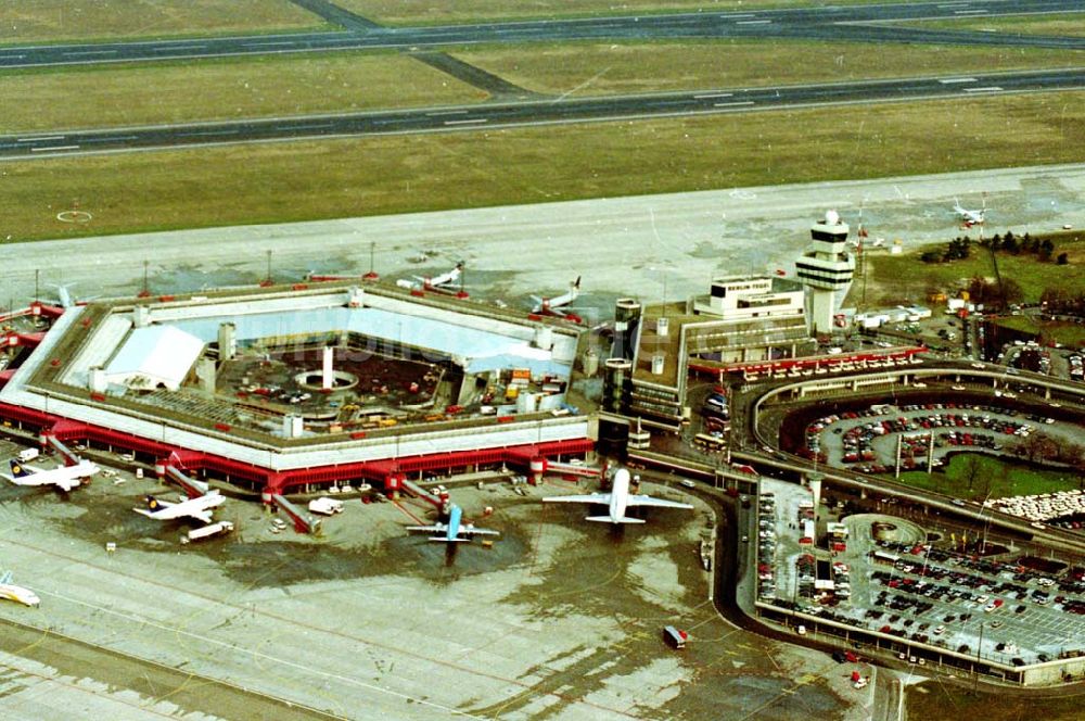 Berlin von oben - 12.02.1995 Flughafen Tegel (Ausbauphase)