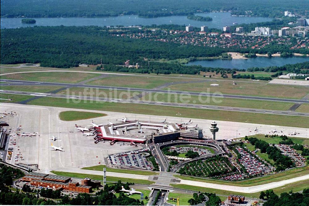 Berlin aus der Vogelperspektive: 30.06.1995 Flughafen Tegel nach Rekonstruktion