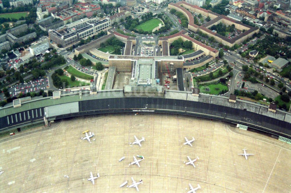 Berlin aus der Vogelperspektive: Flughafen Tempelhof