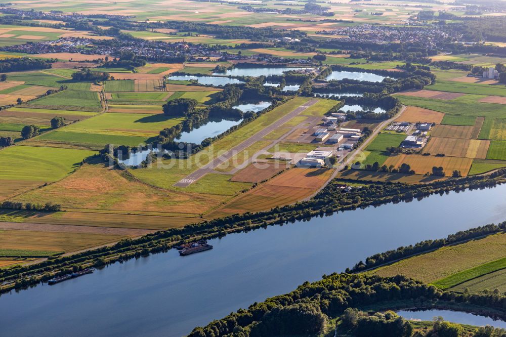 Luftaufnahme Atting - Flugplatz in Atting im Bundesland Bayern, Deutschland