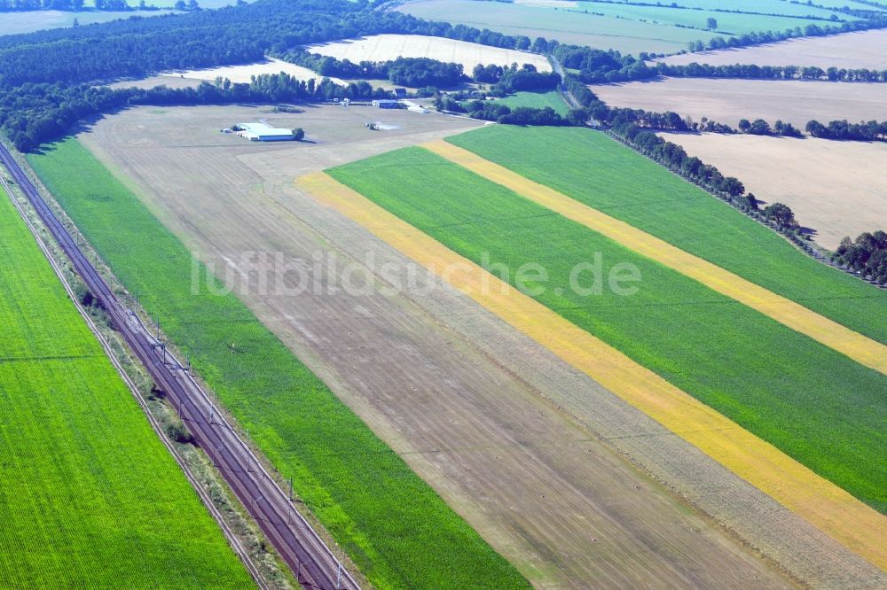 Luftaufnahme Selbelang - Flugplatz der Bienenfarm GmbH in Selbelang im Bundesland Brandenburg, Deutschland