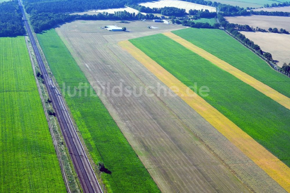 Selbelang von oben - Flugplatz der Bienenfarm GmbH in Selbelang im Bundesland Brandenburg, Deutschland