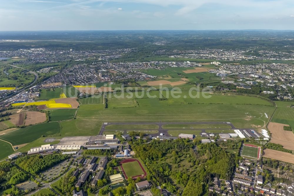 Luftaufnahme Bonn - Flugplatz Bonn / Hangelar im Bundesland Nordrhein-Westfalen