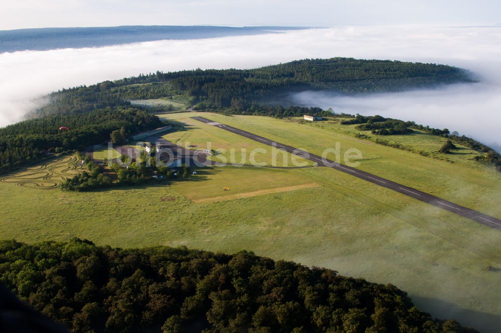 Luftaufnahme Brenkhausen - Flugplatz in Brenkhausen im Bundesland Nordrhein-Westfalen, Deutschland