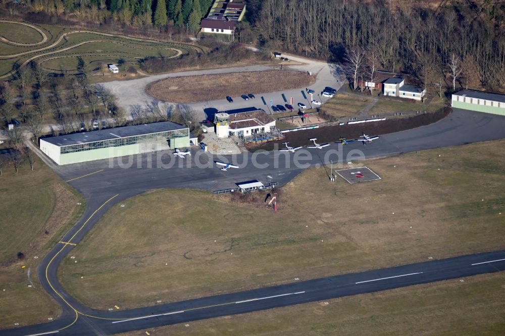 Brenkhausen von oben - Flugplatz in Brenkhausen im Bundesland Nordrhein-Westfalen, Deutschland