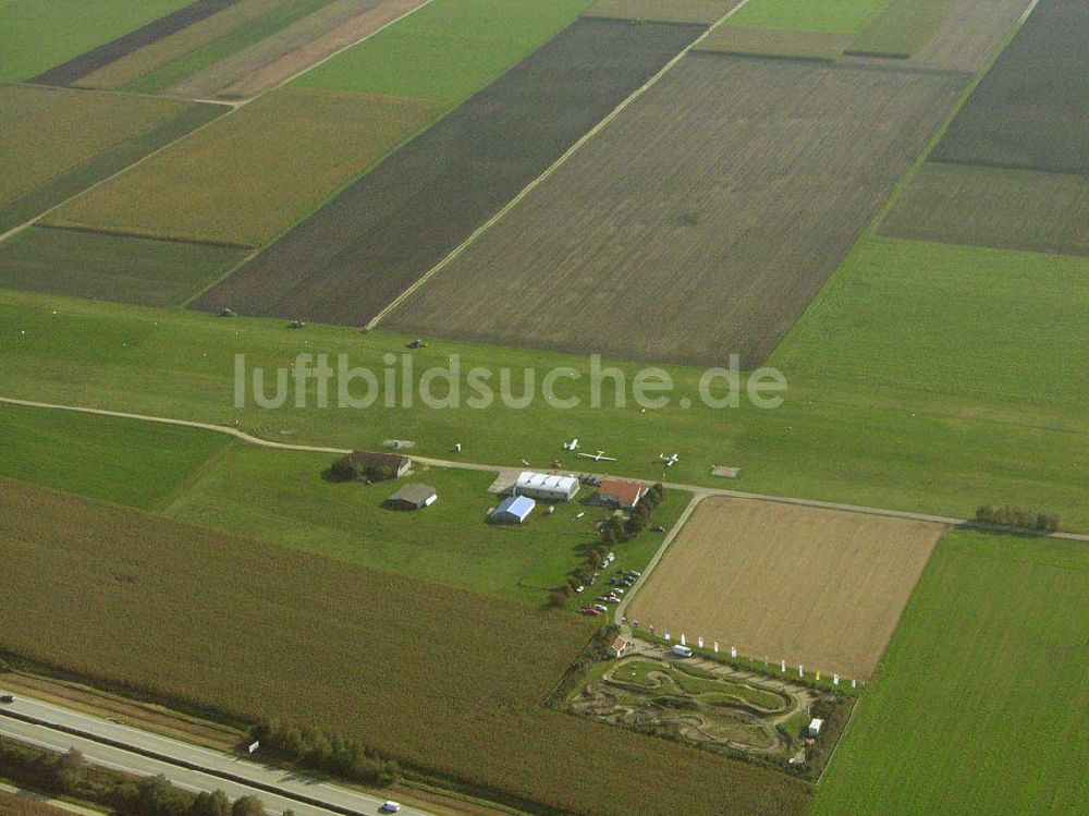 Dingolfing von oben - Flugplatz Dingolfing