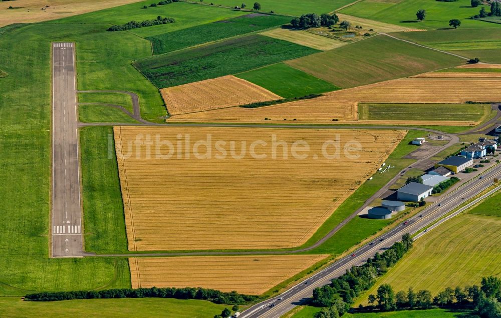 Donaueschingen von oben - Flugplatz in Donaueschingen im Bundesland Baden-Württemberg, Deutschland