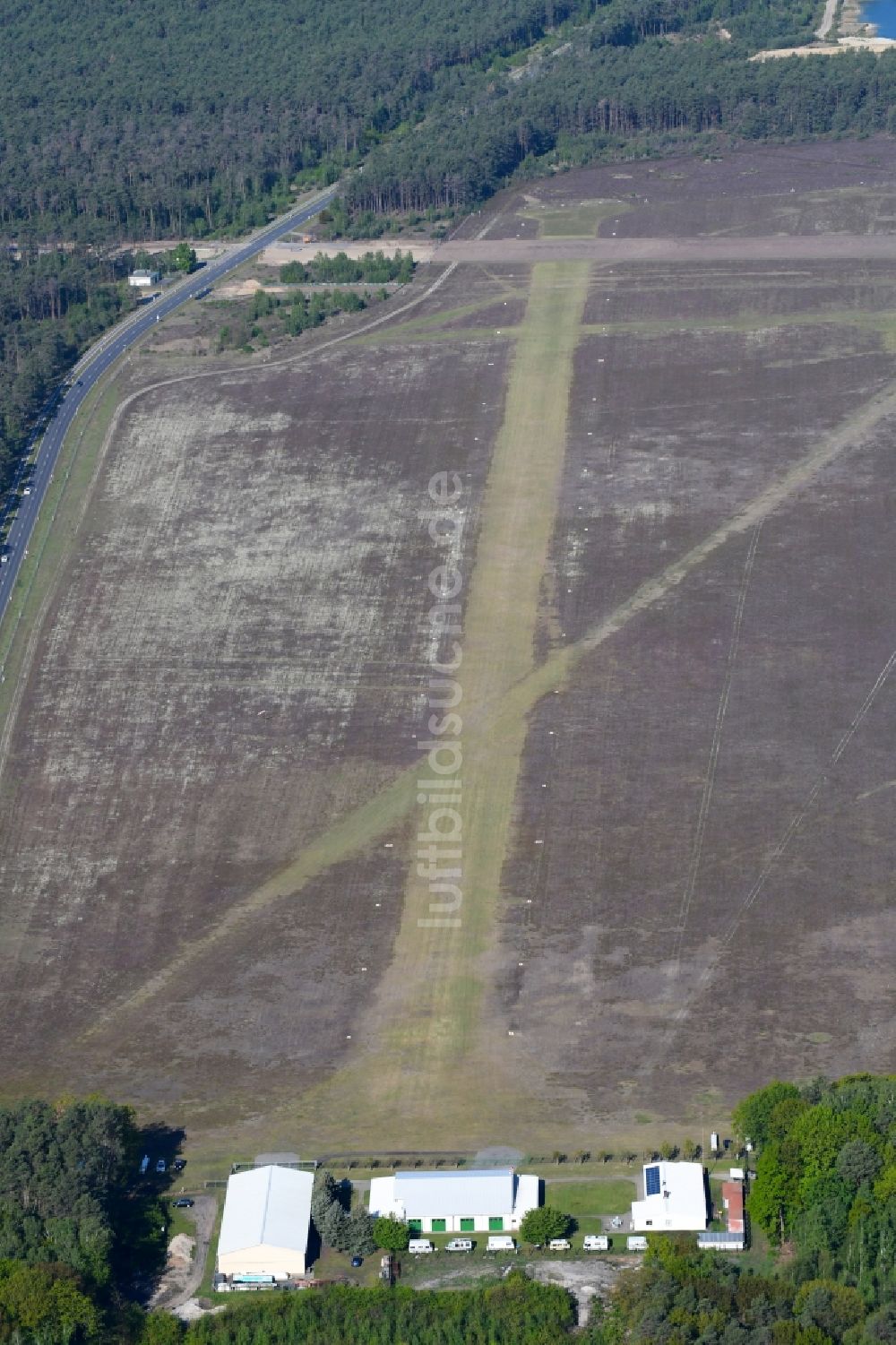 Finsterwalde von oben - Flugplatz Finsterwalde-Heinrichsruh in Finsterwalde im Bundesland Brandenburg, Deutschland