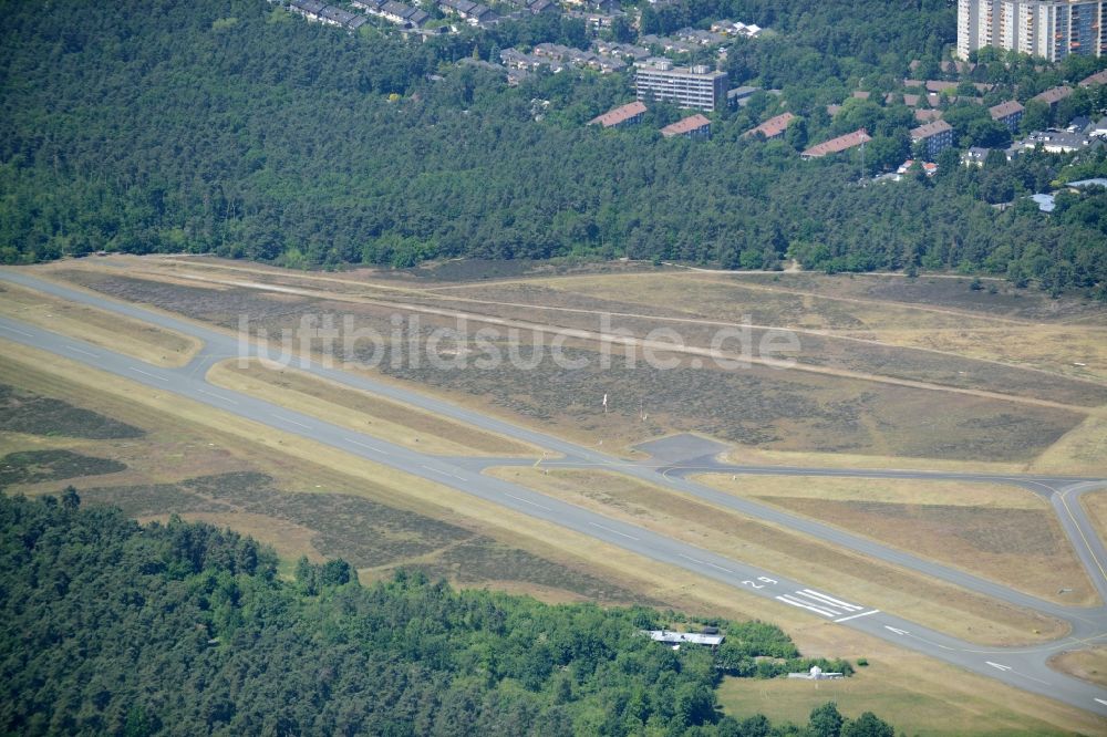 Bielefeld von oben - Flugplatz der Flughafen Bielefeld GmbH in Bielefeld im Bundesland Nordrhein-Westfalen