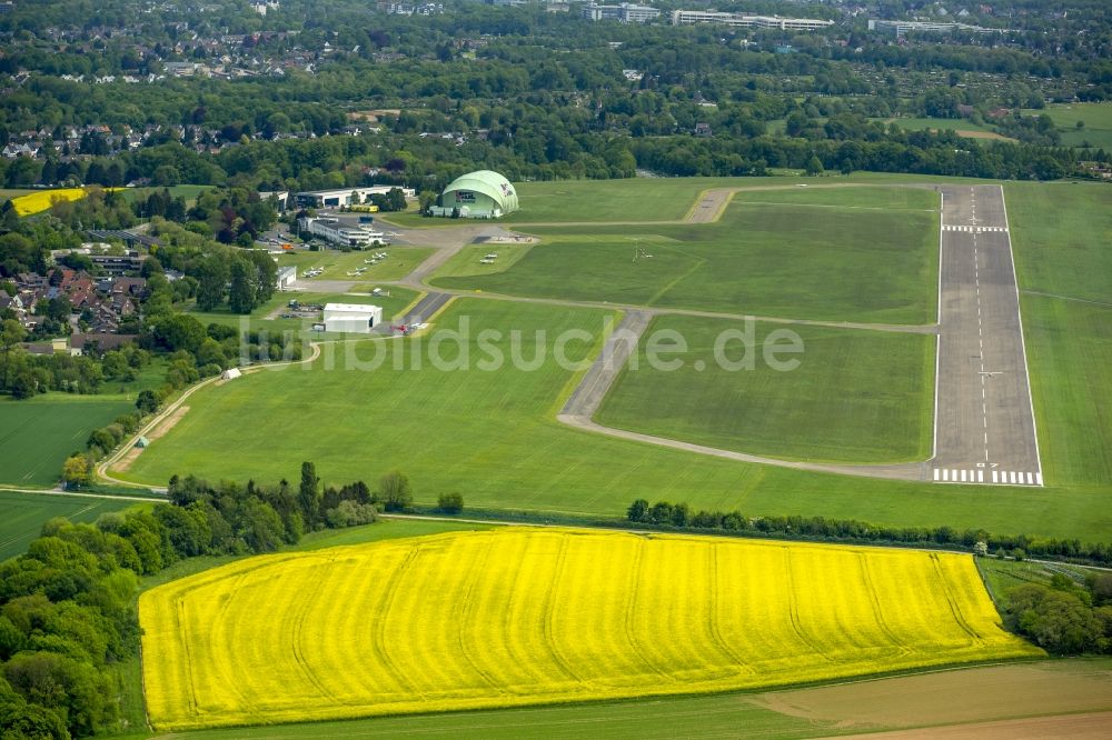 Luftbild Mülheim an der Ruhr - Flugplatz - Flughafen Essen/Mülheim in Mülheim an der Ruhr im Bundesland Nordrhein-Westfalen