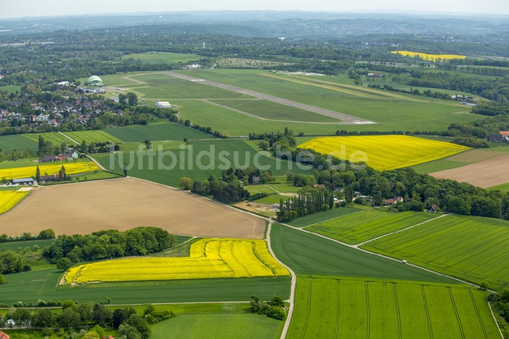 Luftaufnahme Mülheim an der Ruhr - Flugplatz - Flughafen Essen/Mülheim in Mülheim an der Ruhr im Bundesland Nordrhein-Westfalen