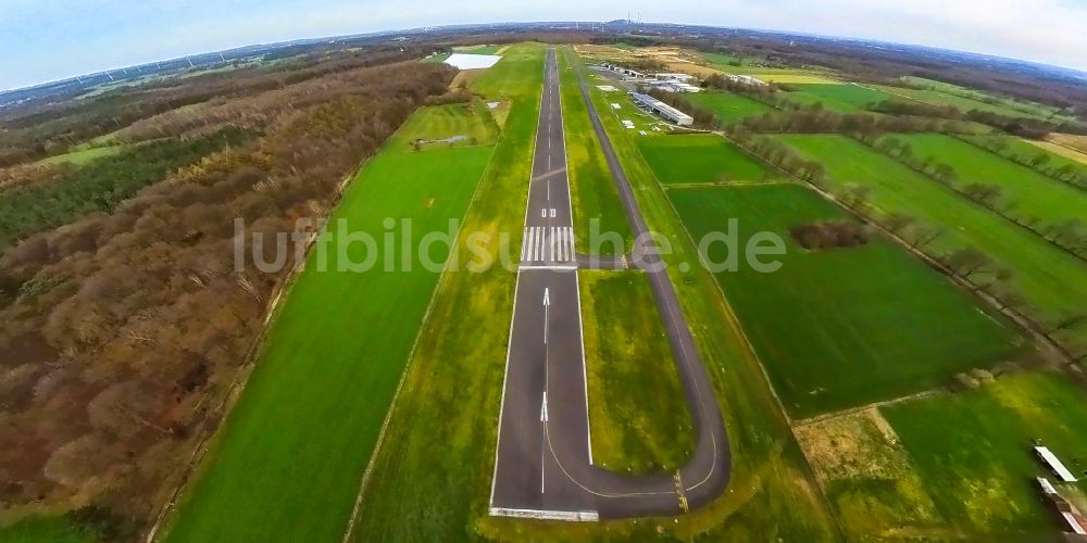 Luftbild Hünxe - Flugplatz Flugplatz Schwarze Heide in Hünxe im Bundesland Nordrhein-Westfalen, Deutschland