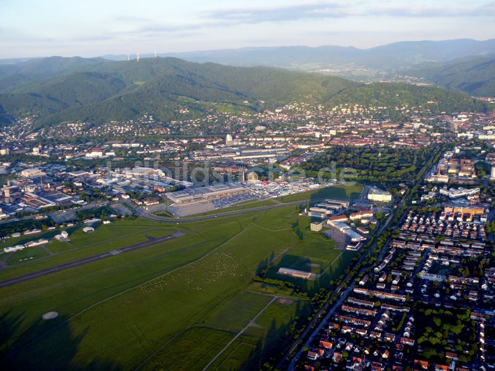 Freiburg im Breisgau von oben - Flugplatz der in Freiburg im Breisgau im Bundesland , Deutschland