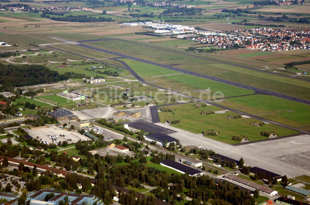 Fürstenfeldbruck aus der Vogelperspektive: Flugplatz Fürstenfeldbruck in Bayern