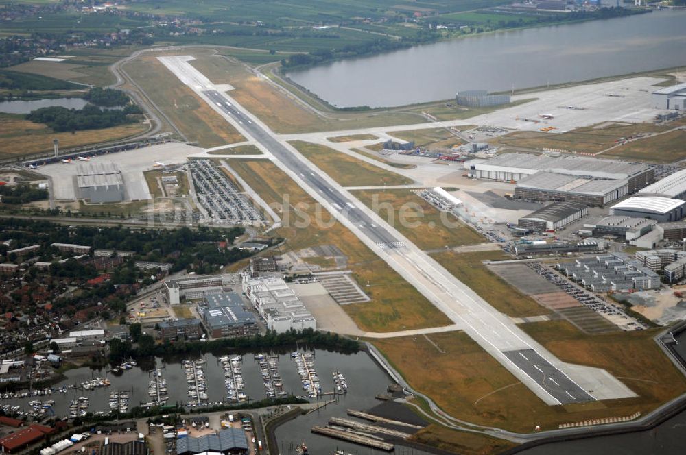 HAMBURG aus der Vogelperspektive: Flugplatz Hamburg-Finkenwerder