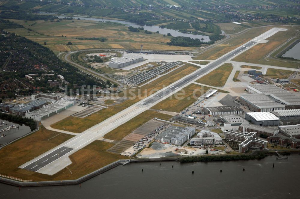 HAMBURG aus der Vogelperspektive: Flugplatz Hamburg-Finkenwerder