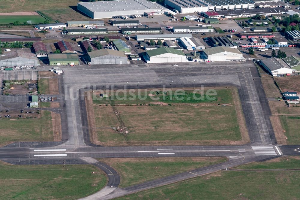 Lahr/Schwarzwald aus der Vogelperspektive: Flugplatz der Lahr Vorfeld in Lahr/Schwarzwald im Bundesland Baden-Württemberg, Deutschland