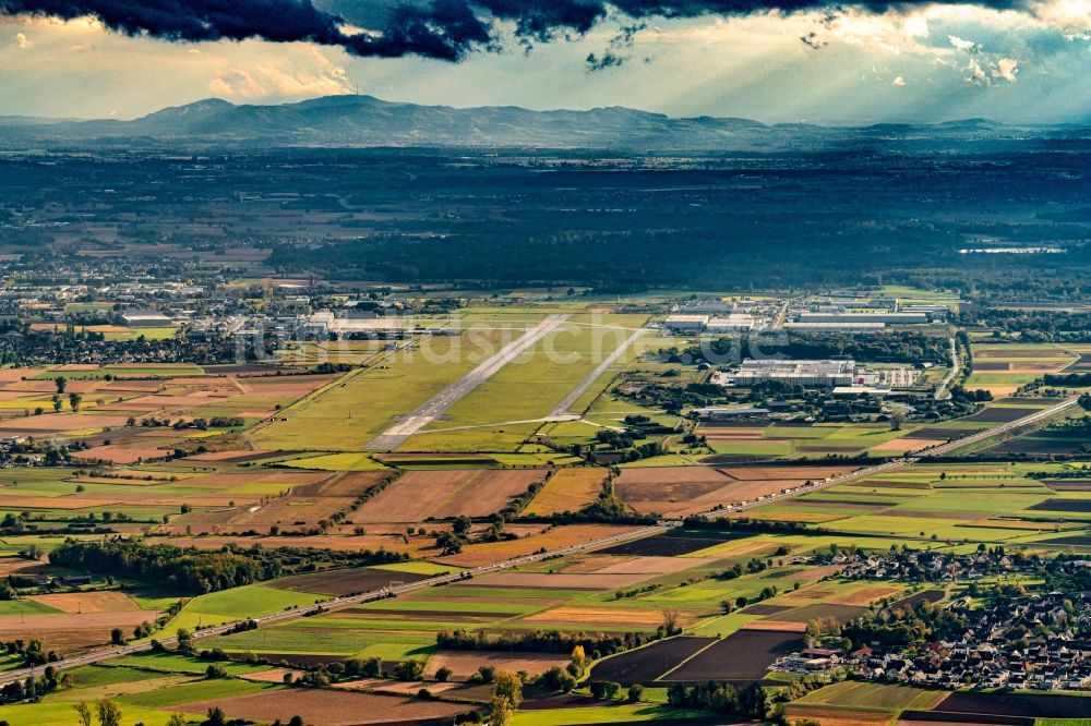 Lahr/Schwarzwald aus der Vogelperspektive: Flugplatz in Lahr/Schwarzwald im Bundesland Baden-Württemberg, Deutschland