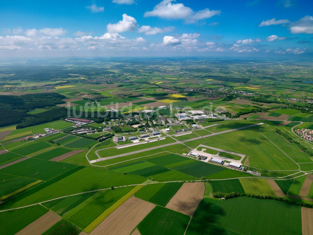 Laupheim von oben - Flugplatz in Laupheim im Bundesland Baden-Württemberg, Deutschland