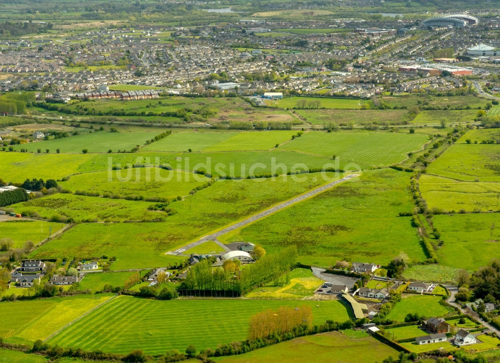 Limerick von oben - Flugplatz der Limerick Flying Club in in Limerick, Irland