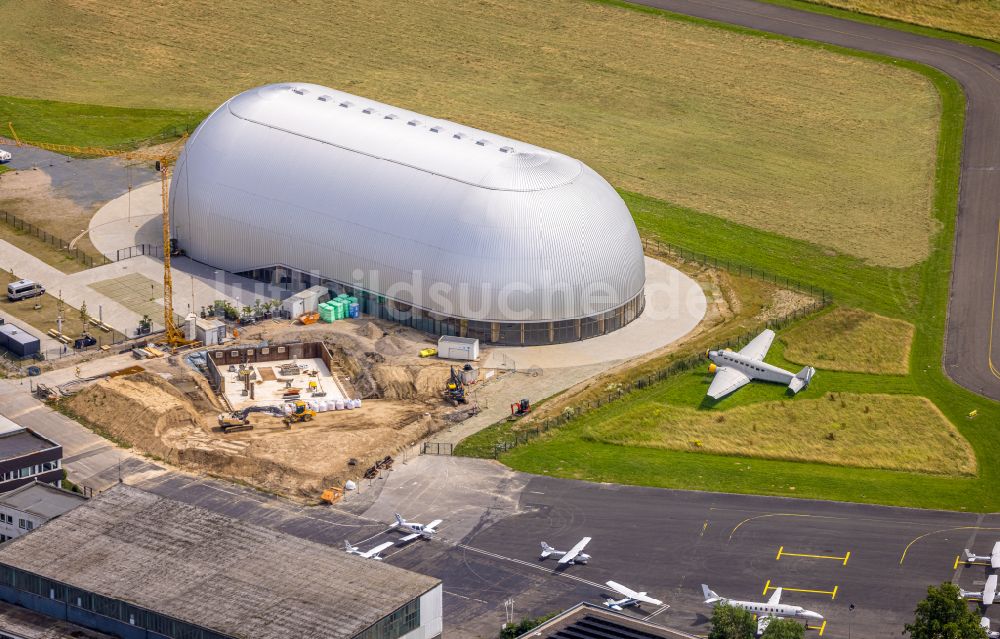 Luftaufnahme Mülheim an der Ruhr - Flugplatz mit Luftschiffhallen der WDL Luftschiff GmbH in Mülheim an der Ruhr im Bundesland Nordrhein-Westfalen