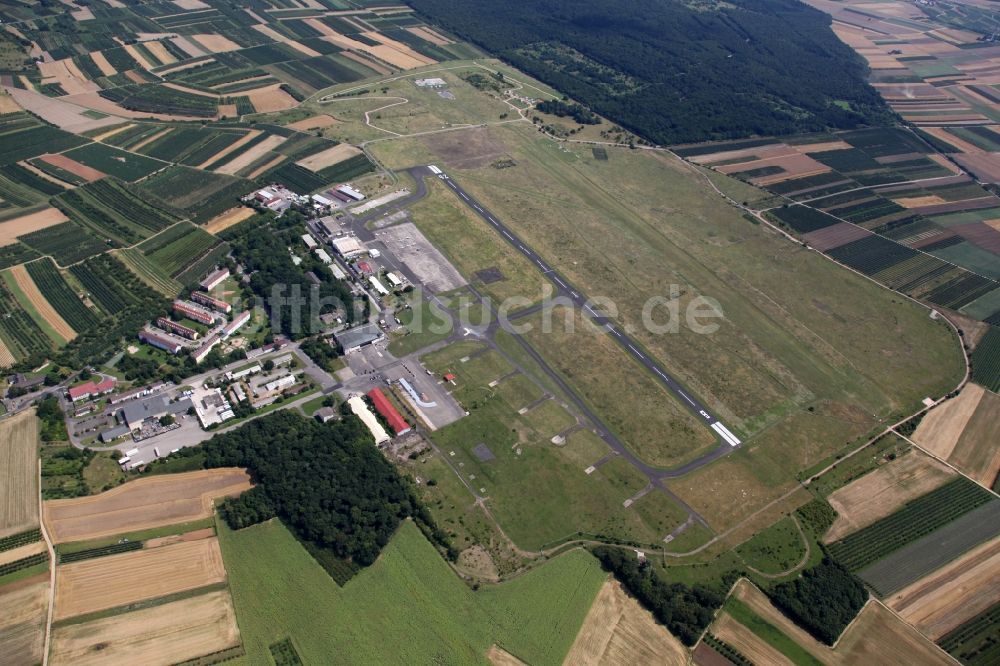 Mainz von oben - Flugplatz Mainz-Finthen in Mainz im Bundesland Rheinland-Pfalz