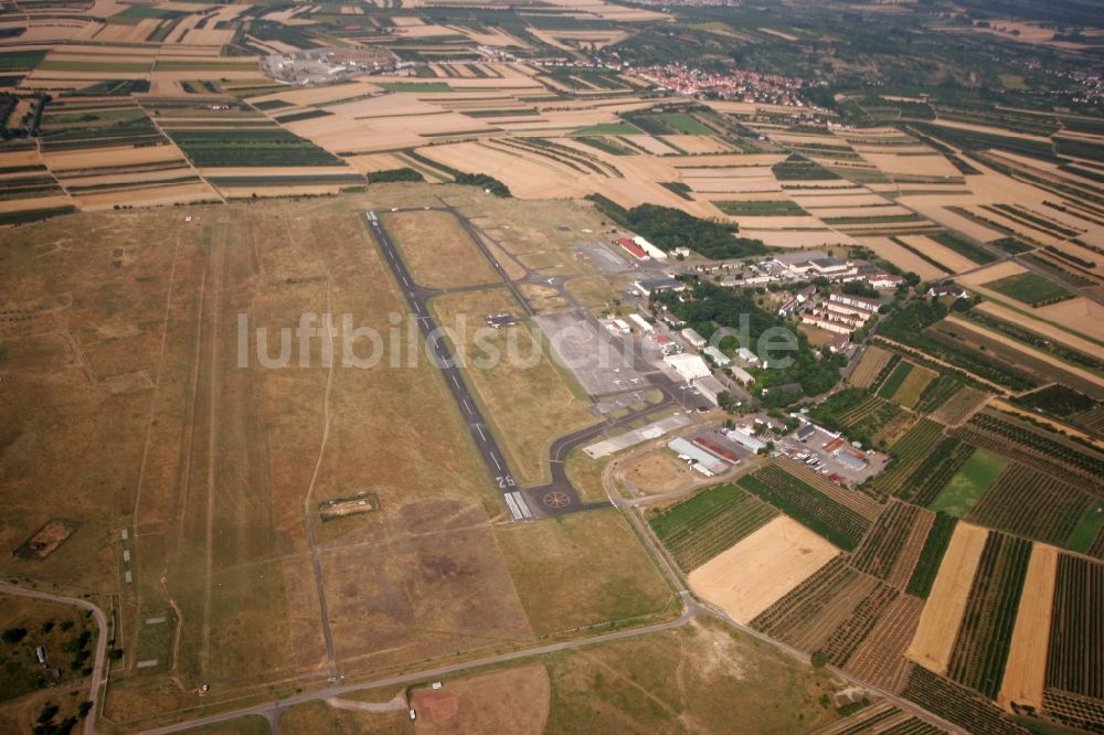 Mainz aus der Vogelperspektive: Flugplatz Mainz-Finthen in Mainz im Bundesland Rheinland-Pfalz