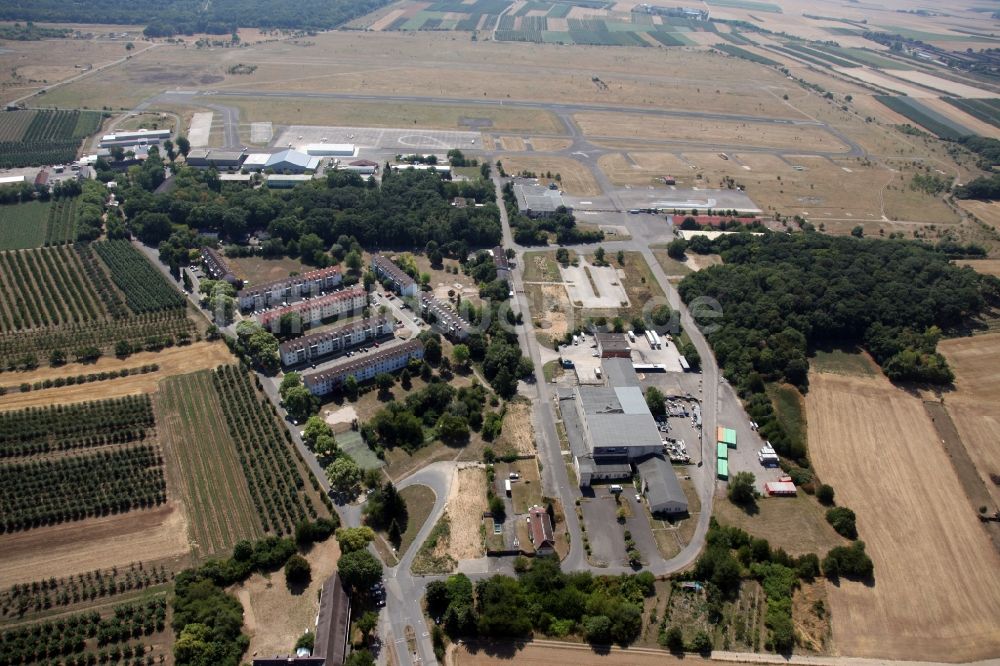 Wackernheim von oben - Flugplatz Mainz-Finthen in Mainz im Bundesland Rheinland-Pfalz