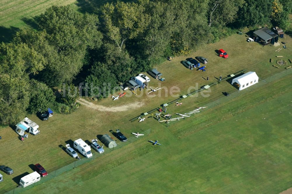 Luftaufnahme Bernau - Flugplatz der MFC- Hans Grade Berlin e.V. in Bernau im Bundesland Brandenburg, Deutschland