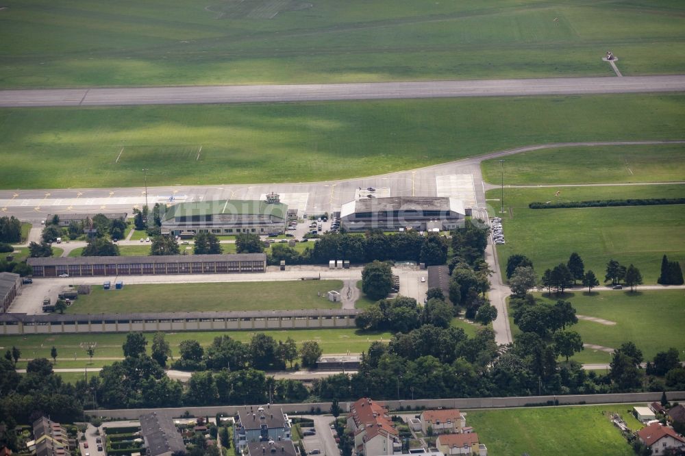 Luftbild Tulln an der Donau - Flugplatz des Militärflugplatz Langenlebarn an der Brumowskigasse in Tulln an der Donau in Niederösterreich, Österreich