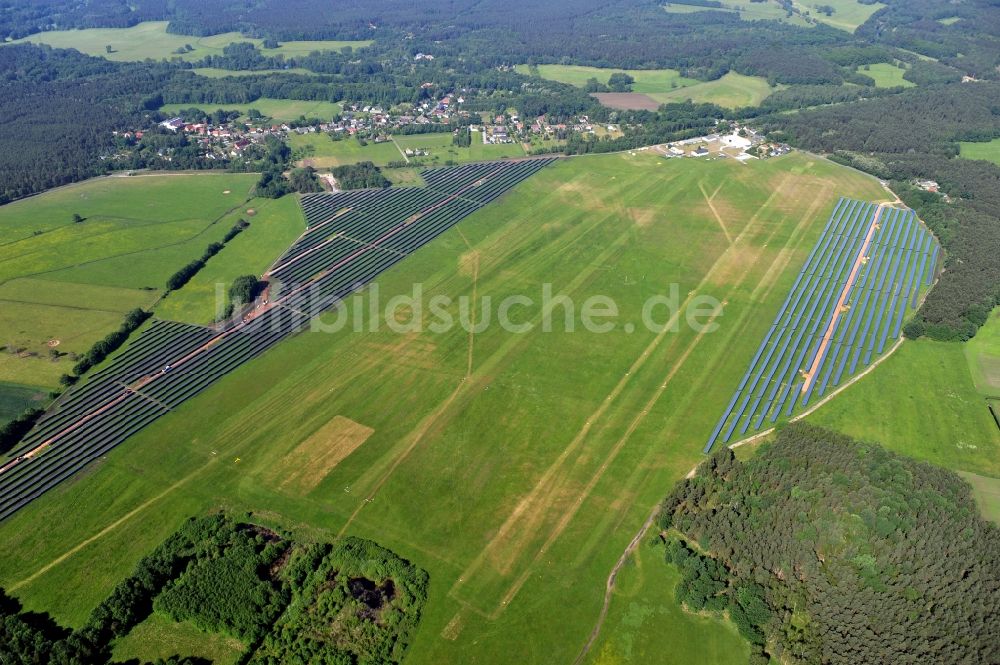 Neuhausen aus der Vogelperspektive: Flugplatz in Neuhausen im Bundesland Brandenburg, Deutschland