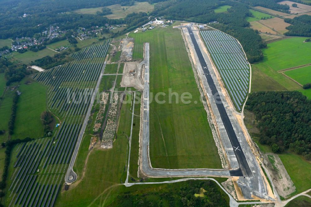 Neuhausen von oben - Flugplatz in Neuhausen im Bundesland Brandenburg, Deutschland