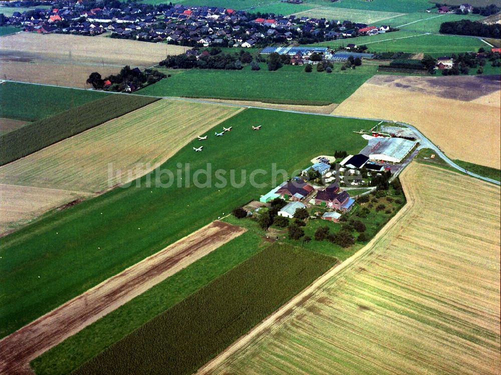 Kamp-Lintfort von oben - Flugplatz im Ortsteil Alpsray in Kamp-Lintfort im Bundesland Nordrhein-Westfalen