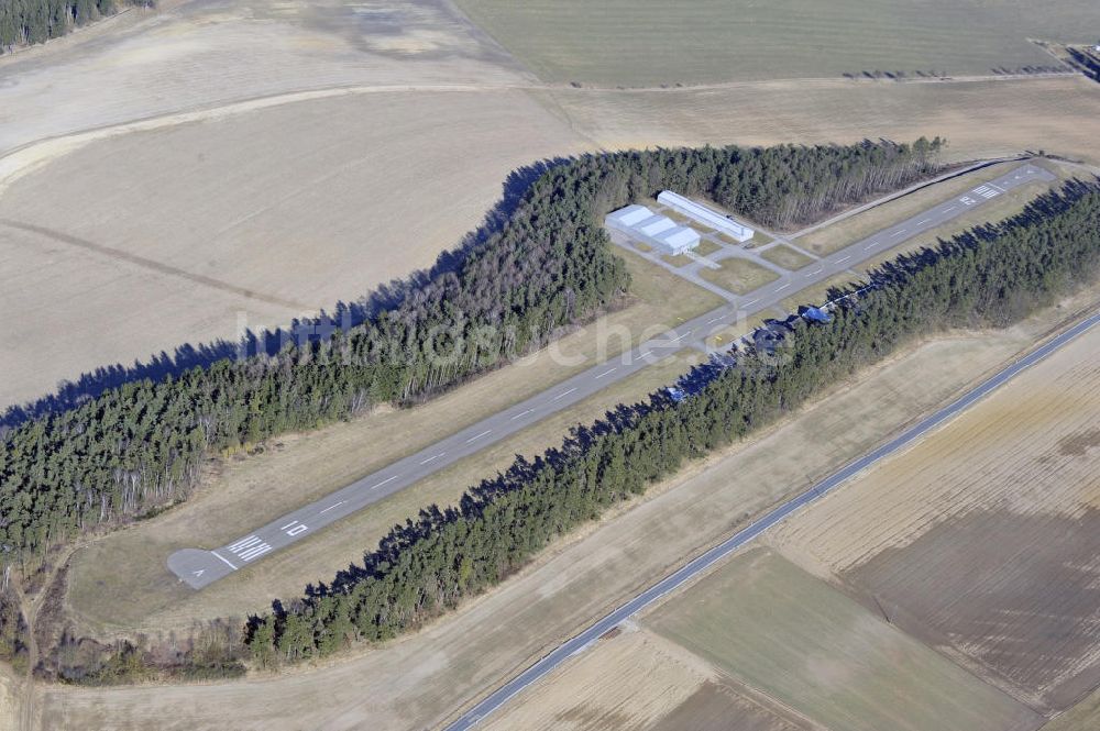 Oberhub aus der Vogelperspektive: Flugplatz Regensburg-Oberhub in Bayern