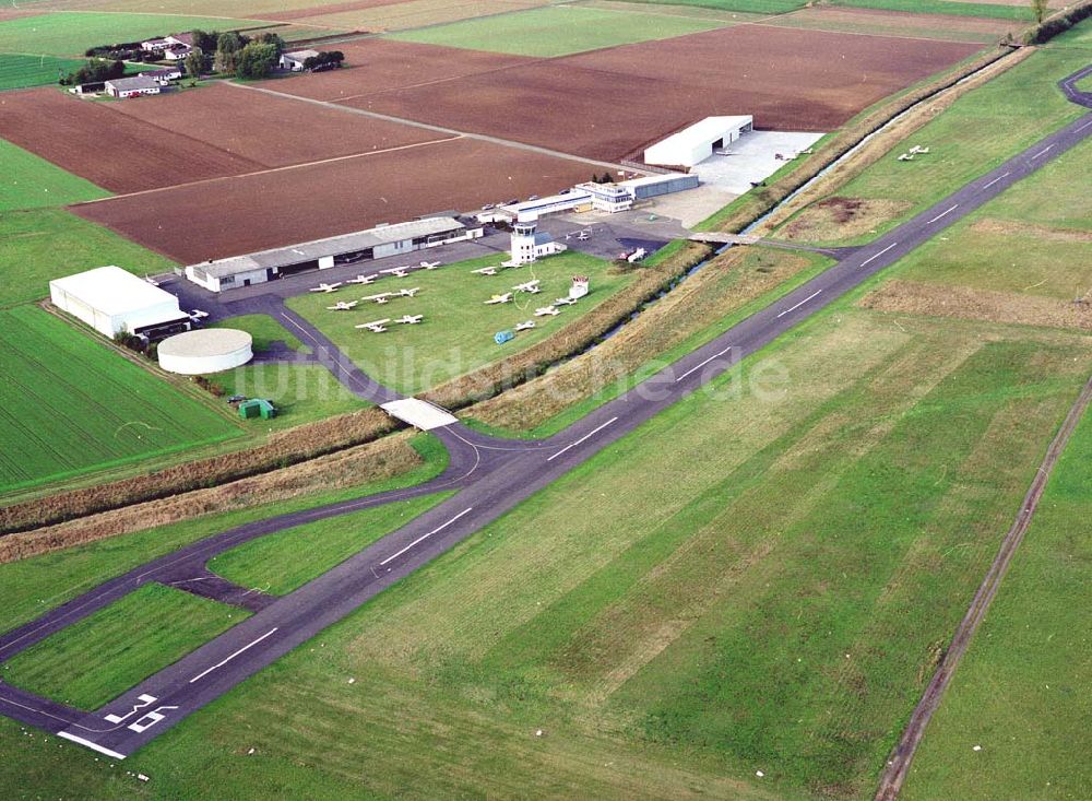 Reichelsheim bei FRA von oben - Flugplatz Reicheslheim bei Frankfurt / Main in Hessen.