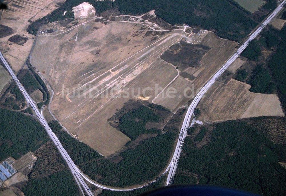 Luftaufnahme Saarmund / BRB - Flugplatz Saarmund bei Michendorf am Berliner Ring aus 10000ft Höhe.