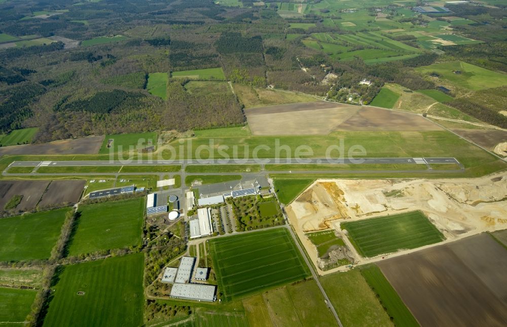 Luftaufnahme Hünxe - Flugplatz SchwarzeHeide in Hünxe im Bundesland Nordrhein-Westfalen