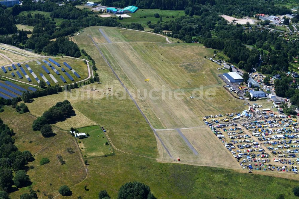 Luftaufnahme Suhl - Flugplatz - Segelflugplatz Suhl-Goldlauter in Suhl im Bundesland Thüringen, Deutschland