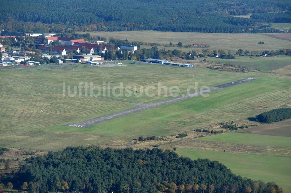 Strausberg von oben - Flugplatz der Strausberger Flugplatz GmbH in Strausberg im Bundesland Brandenburg, Deutschland