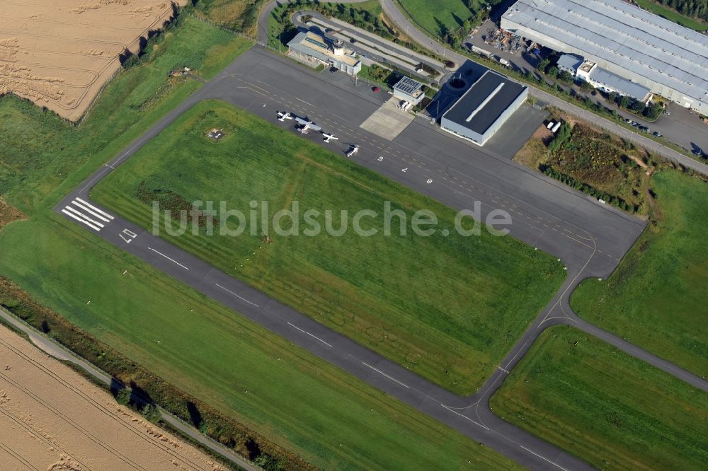 Jahnsdorf Erzgebirge aus der Vogelperspektive: Flugplatz der Verkehrslandeplatz in Jahnsdorf Erzgebirge im Bundesland Sachsen