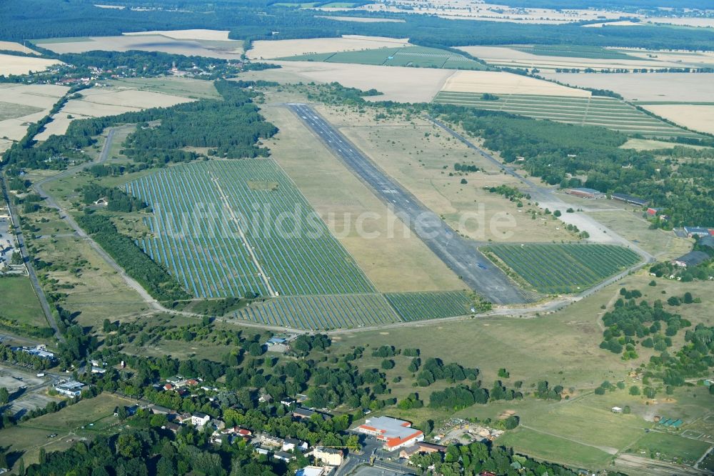 Werneuchen von oben - Flugplatz in Werneuchen im Bundesland Brandenburg, Deutschland