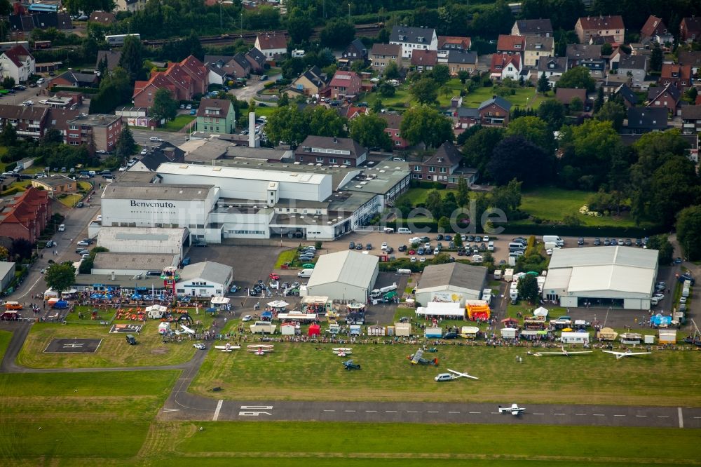 Hamm von oben - Flugplatzfest und Flugtag auf dem Gelände der Hamm-Lippewiesen in Hamm im Bundesland Nordrhein-Westfalen