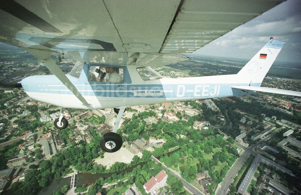 Luftaufnahme Cottbus - Flugzeug Cessna 150 im Fluge über dem Luftraum in Cottbus im Bundesland Brandenburg, Deutschland