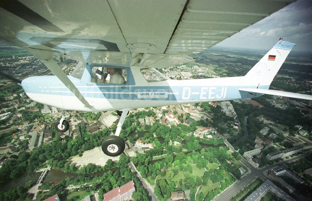 Cottbus von oben - Flugzeug Cessna 150 im Fluge über dem Luftraum in Cottbus im Bundesland Brandenburg, Deutschland